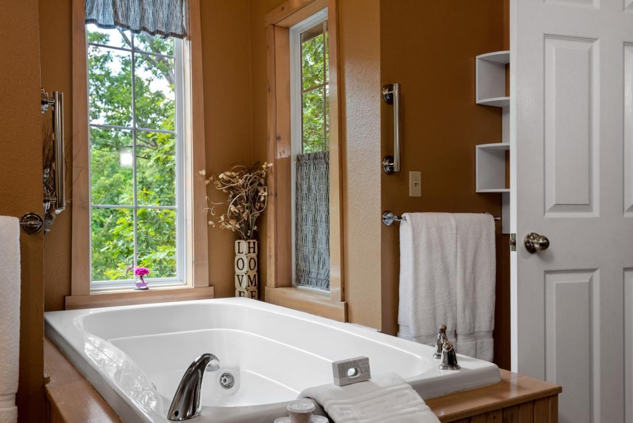 The Woods Cabins Eureka Springs Luaran gambar